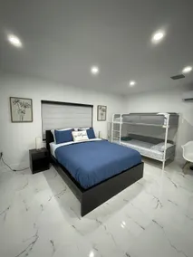 Stylish Studio Retreat – Private Entry + Parking. - Image 5