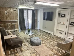 Serene Surroundings: Guest Suite in Sparta - Image 2