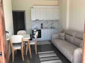 Beautiful Guest Apartment: Parking space - Image 5