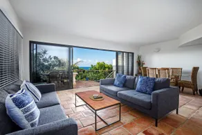 Tuscan inspired townhouse minutes from the beach - Image 5