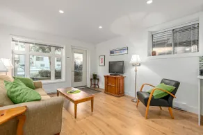 2 bedrm Garden suite in Kitsilano , 5 ppl - Image 4