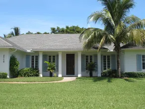 Luxury Vero Beach House, steps from private beach, fully renovated and equipped. - Image 4