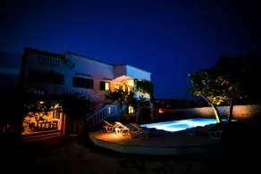 App with amazing sea view, pool & gym 5 - Image 3