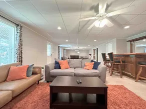 Roomy Basement Apt w/Bar/Billiards/near DT Buford - Image 4