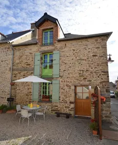 Village cottage. Bed linen and towels included - Image 2