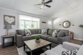 Pet-Friendly Woodstock Cottage - Prime Location - Image 2