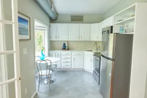 Bellport Inn, Charming Cottage in the Village! - Image 3
