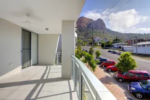 Resort Style Apartment on Gregory - Image 5