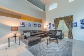Orlando Centrally Located Luxury Home with Pool! - Image 3