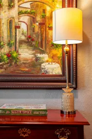 ❤ The Parlor House Getaway ❤ Long Term Available - Image 2