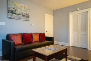Fab location, just renovated & sparking clean! - Image 4