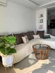 Spacious floor, 2 bedrooms, very high standard - Image 2
