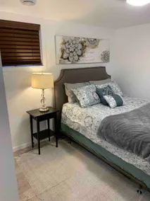 Bright, open, modern 3 bedroom 6 person suite. - Image 4