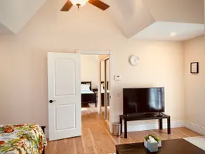 Private & Comfy 2 bed suite in La Cresta - Image 2
