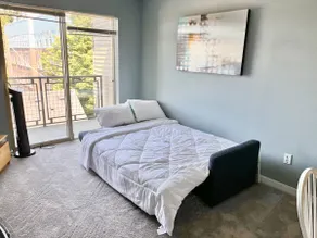 Spacious Top Floor Condo in Heart of Capitol Hill - Image 2