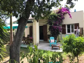 Beautiful villa with access to the sea, pool and tennis court - Image 2