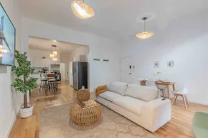 Sage Stay Near Train+We Pay 1/2 Parking, Sleeps 10 - Image 4