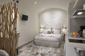 Naxos Petite Studios - Image 2