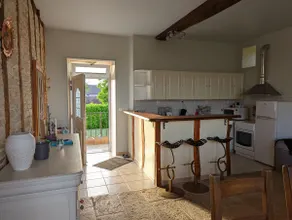 Country house with swimming pool - Image 2
