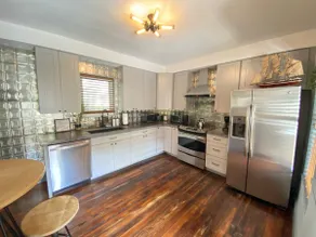 5 Min walk Dtown! Amazing Space ~LUX BATH~ Parking - Image 2