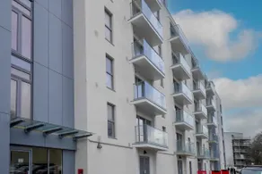 Brand new beautiful apartment @ Mount Wise. - Image 5