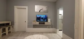 Gold 1 · Retreat Suite 2 - Cozy Downtown Getaway - Image 3