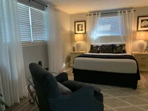 Cozy “Casa Bonita” 3/2 Close to beaches, 6 Guests - Image 2