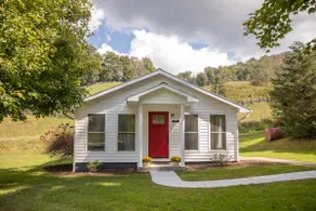 Burnsville Country Cottage - Image 2