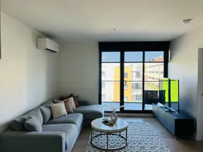 Stylish One Bedroom With Gym Access - Image 5