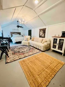 Cozy hideaway w/ a private hot tub. - Image 5