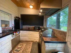 Multi-home Lakefront Retreat- kayaks, fire pit, yard games, hot tub - Image 5