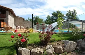 Estate (Cottage + 2 Campervans) - Image 3