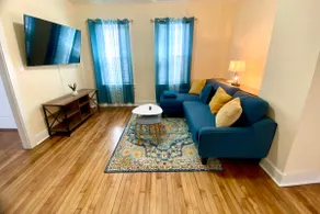 Cheerful 3-BR 2-full BR home close to Downtown - Image 2