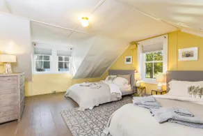 Charming Carriage House on Historic Scenic Farm - Image 2
