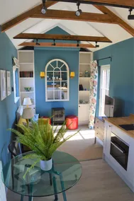 Cockloft Romantic Countryside Hideaway - Image 5