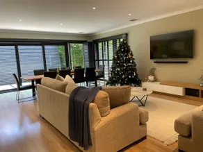 Luxury in the heart of Doreen - Image 4