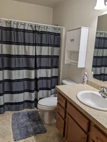 Comfortable 2 bedroom condo with attached garage - Image 3