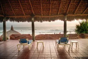 Oceanfront 3 bedrooms elegant condominium. - Image 3
