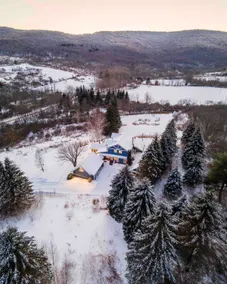 Catskills, secluded, a renovated 1840s Barn w/SPA - Image 4