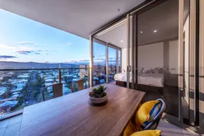 Modern APT in Toowong with Mountain View - Image 3