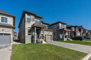 Modern 3800 Sq of Luxury 4 bedroom 3.5 bathrooms - Image 2