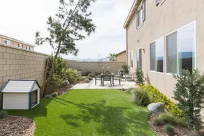 Spacious Home for Groups + Fast WiFi & King Beds - Image 2