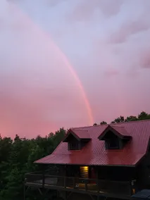 Red Turkey Run Mountain Cabin Retreat with hot tub - Image 3