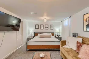 The Hideaway, 10 minutes to Downtown - Image 3
