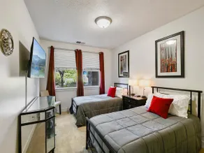 Spring is Here! - Family Friendly, 2B/2Ba, HT OPEN - Image 2