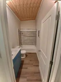 Howells' Hideaway Cabin One - Image 5