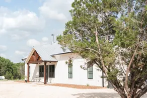Farmhouse on 20 acres | Dino Valley | EV Charging - Image 3