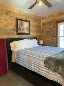 Bream Shack-2 bedroom cabin with spacious parking - Image 2