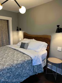 Modern & Central Treehouse Apartment - Image 3