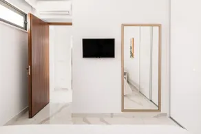 Phaedrus Living Seaview Luxury Flat Marina Court 213 - Image 5